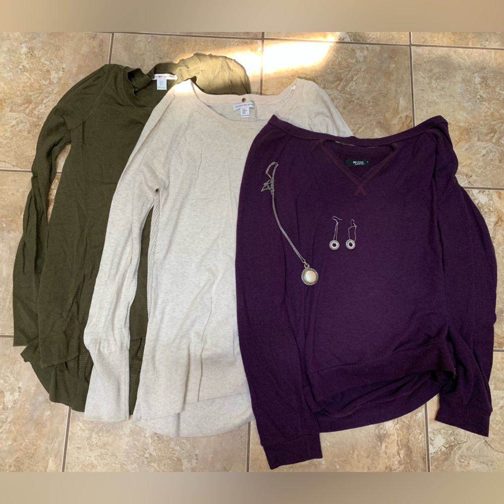 ⭐️Bundle⭐️ Women’s Knitted Tops, Necklace, and earrings
